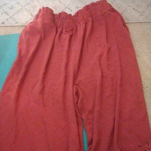 Wide leg Capri pants
